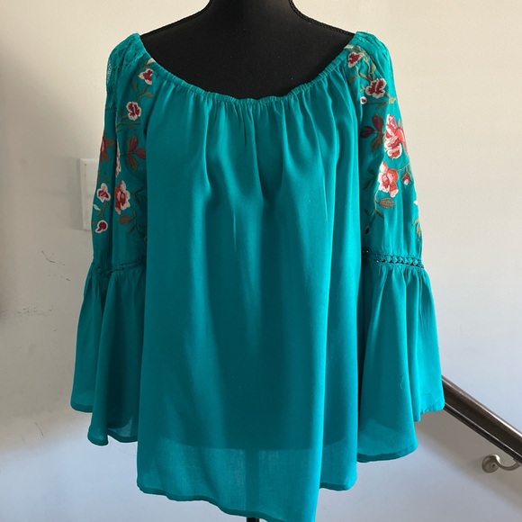 Umgee Tops - Umgee Colorful BohoStyle Top Size S Peasant Gypsie Style Coquettish Embroidered